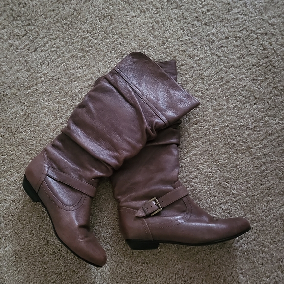 Boots - Picture 1 of 2